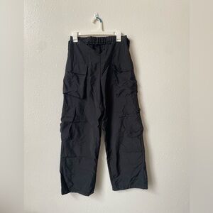 V-cut, cargo pants